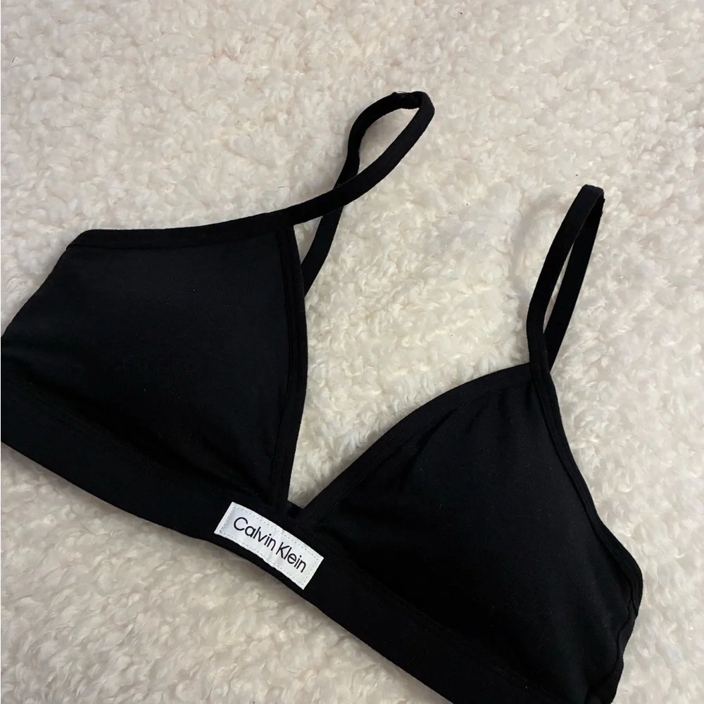 Calvin Klein Black Triangle Bralette - Picture 2 of 5